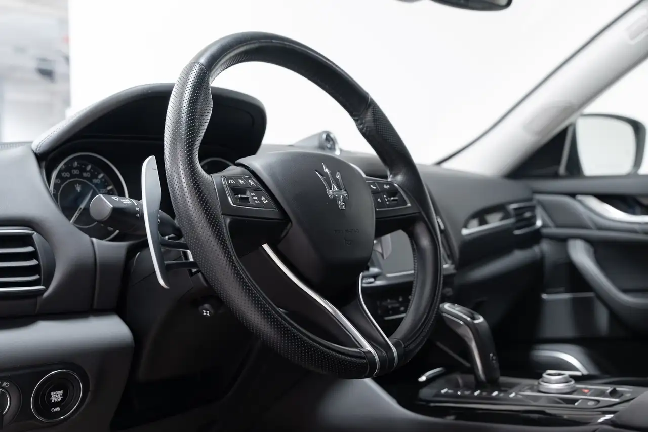 Maserati Levante снимка Maserati Levante