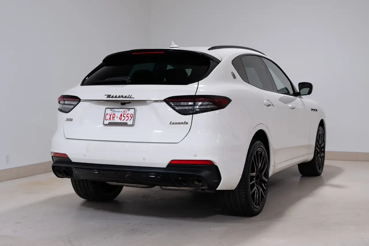 Maserati Levante снимка Maserati Levante