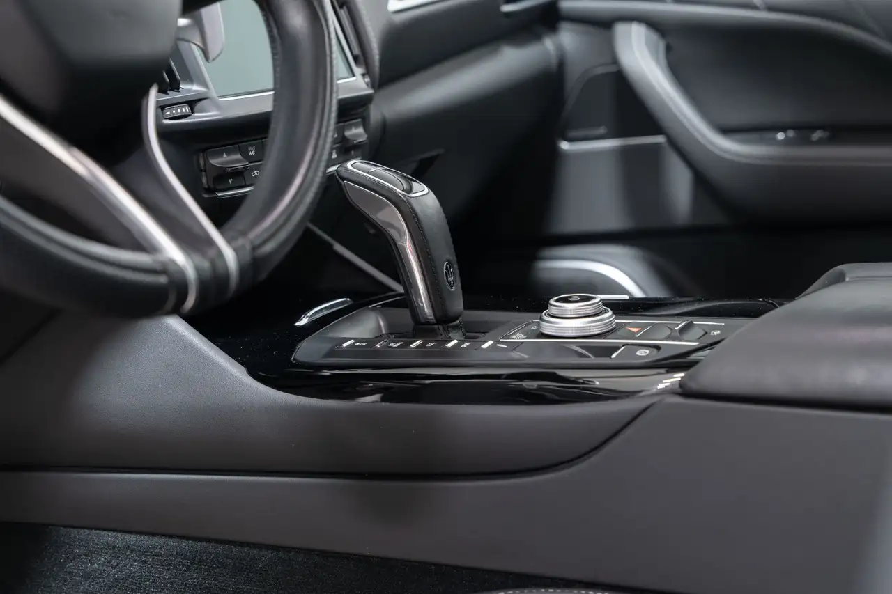 Maserati Levante снимка Maserati Levante