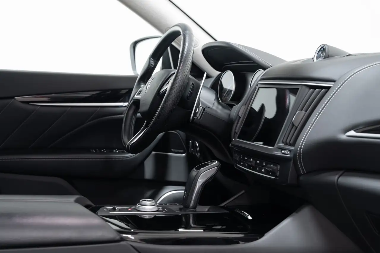 Maserati Levante снимка Maserati Levante
