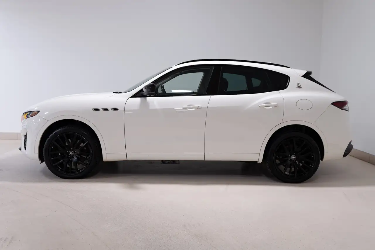 Maserati Levante снимка Maserati Levante