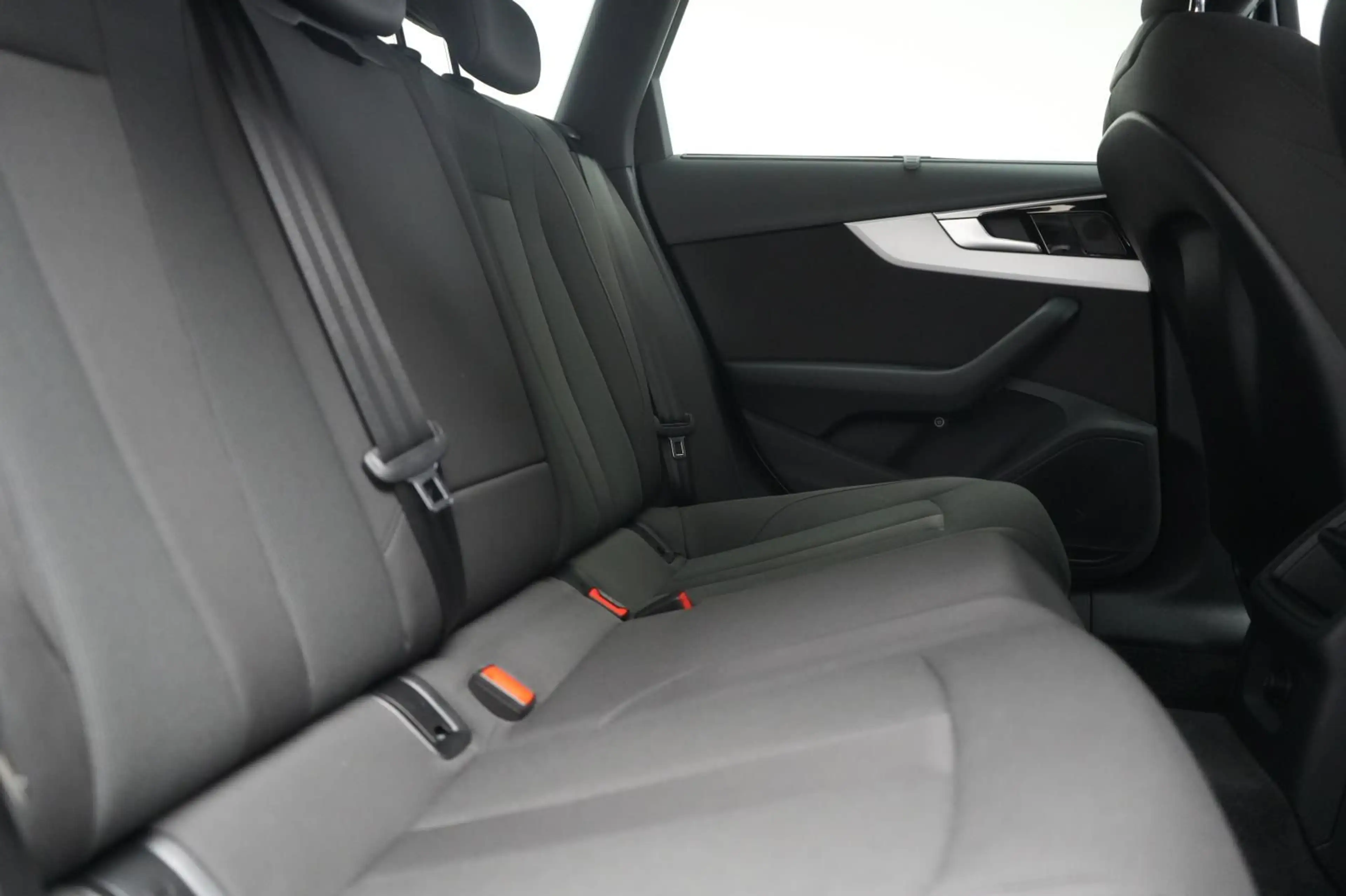 Audi A4 35 TFSI S tronic S line Temp/Kamera/AHK/Virtu — photo 10