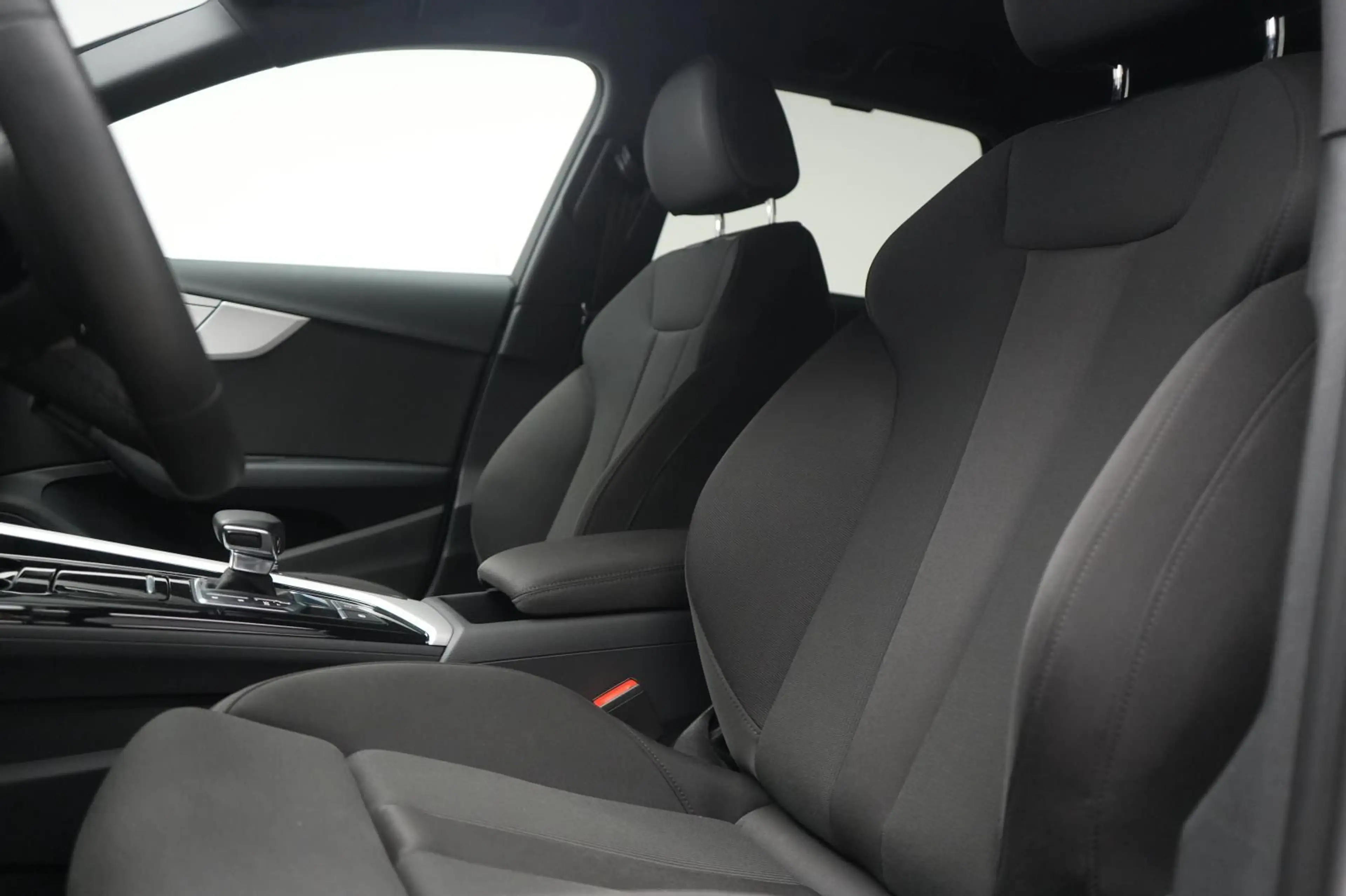 Audi A4 35 TFSI S tronic S line Temp/Kamera/AHK/Virtu — photo 13
