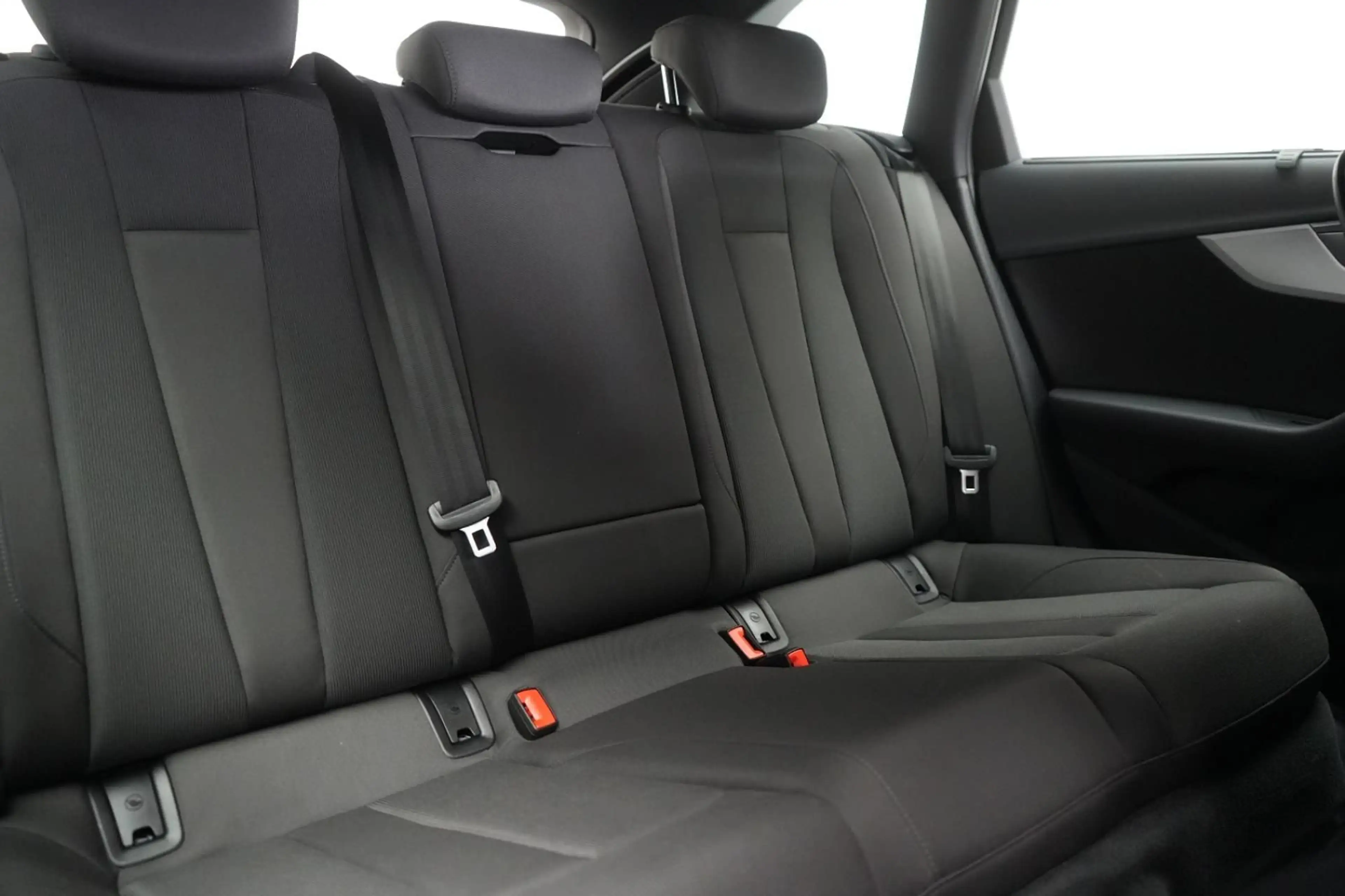 Audi A4 35 TFSI S tronic S line Temp/Kamera/AHK/Virtu — photo 11