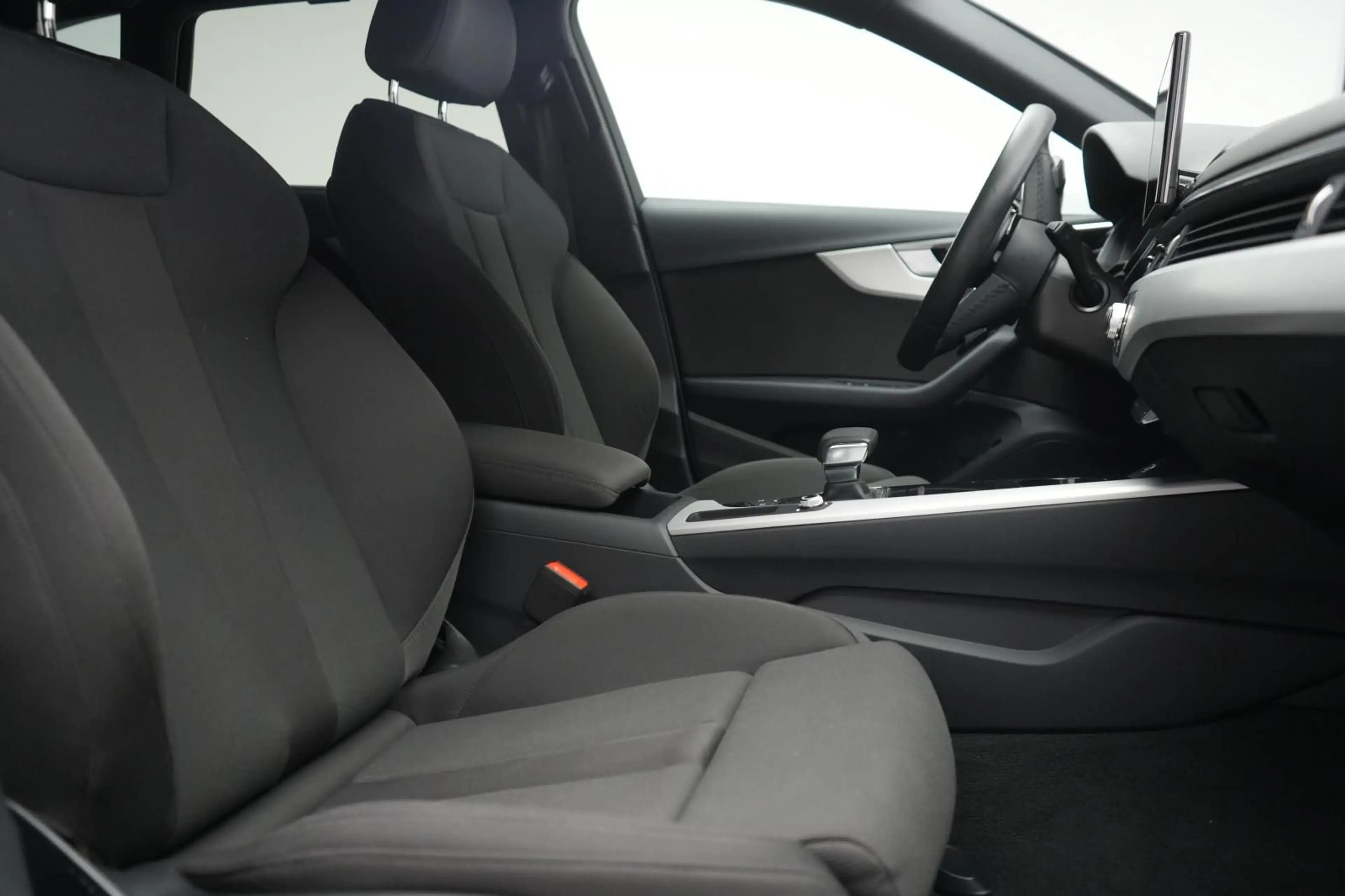 Audi A4 35 TFSI S tronic S line Temp/Kamera/AHK/Virtu — photo 9