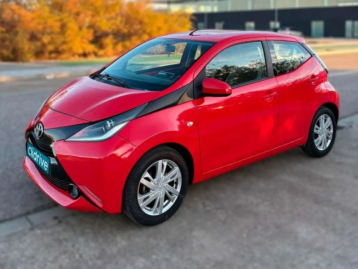 Toyota Aygo 70 x-clusiv Rouge - 2
