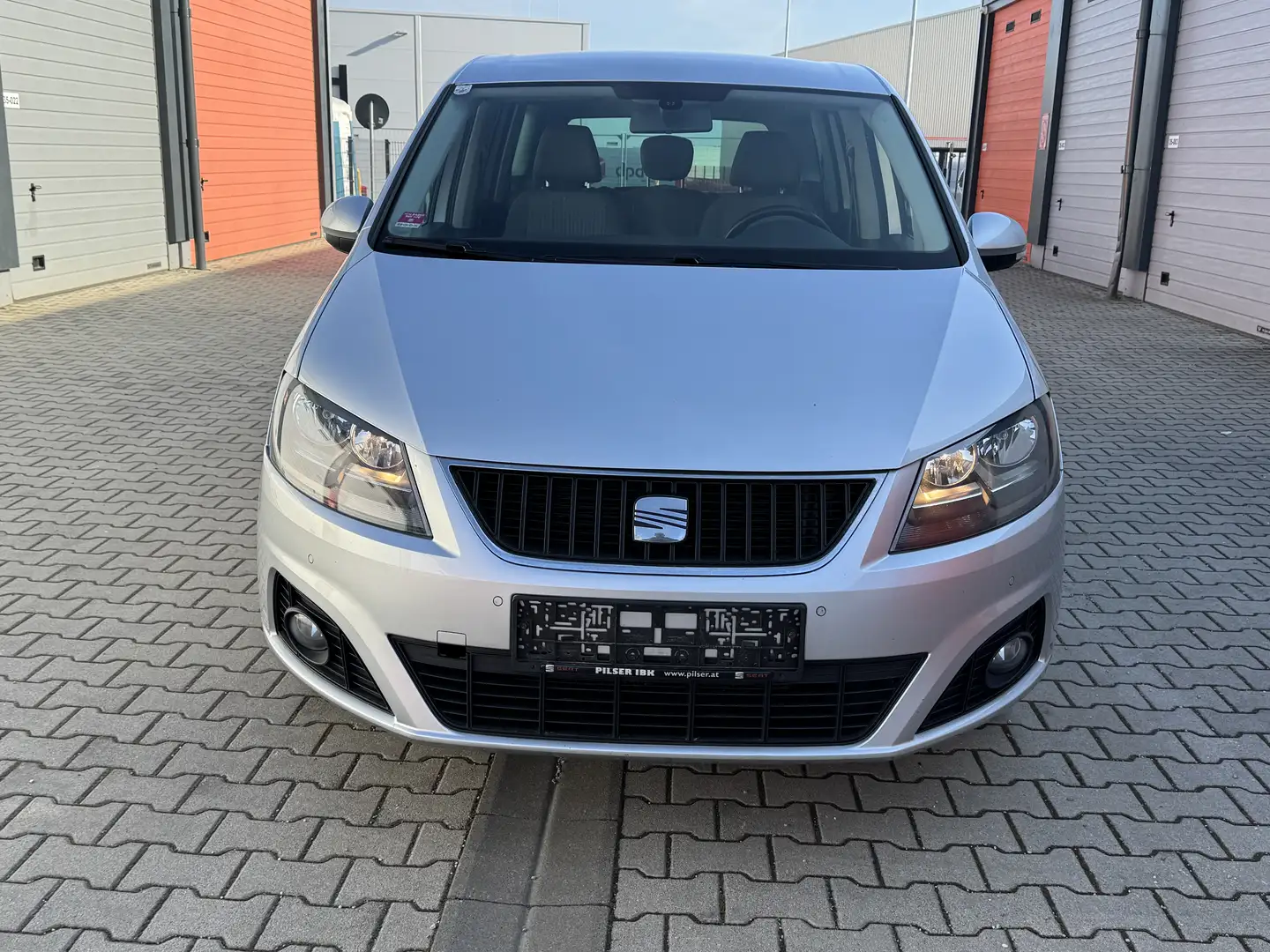 SEAT Alhambra Reference Allrad Grau - 1