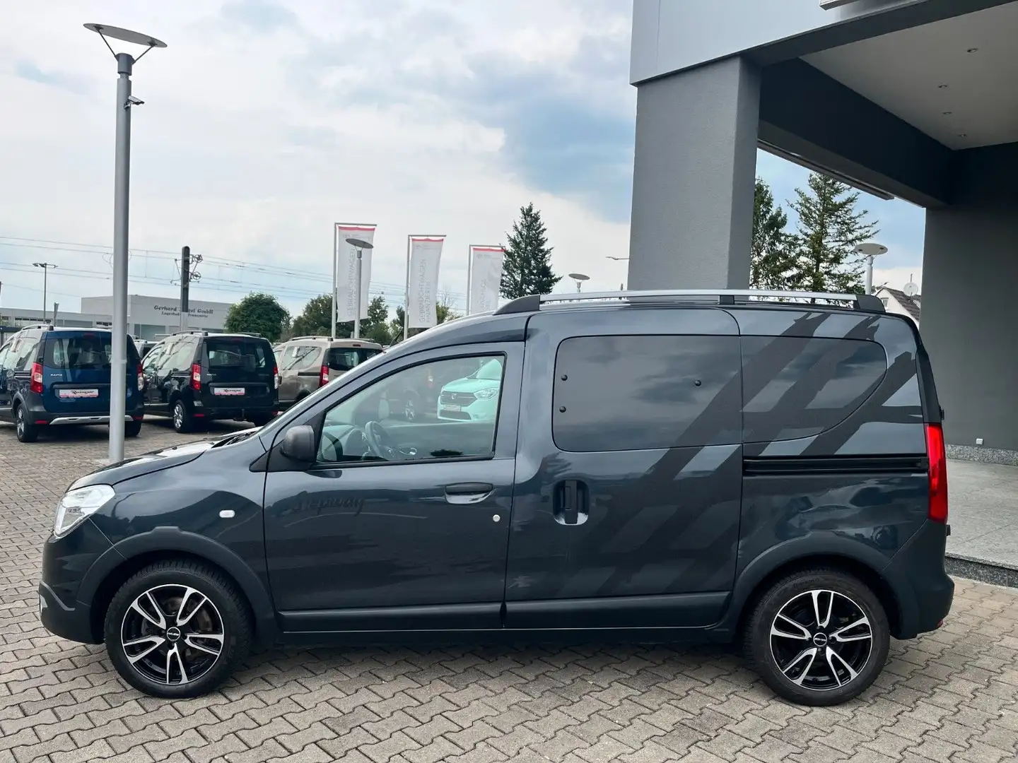 Dacia Dokker Stepway Plus Turbo MOD21*1.Hand,AHK,RFK* Grau - 2