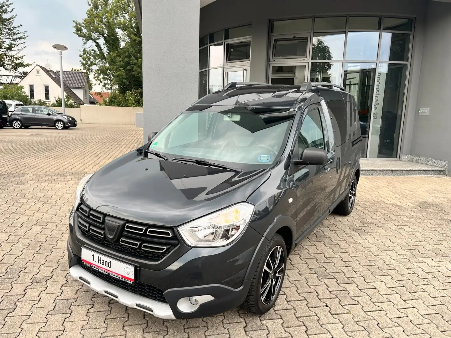 Dacia Dokker Stepway Plus Turbo MOD21*1.Hand,AHK,RFK* Grau - 1