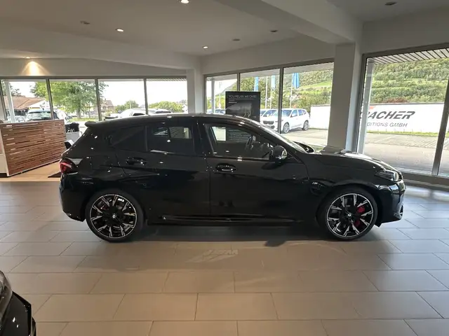 BMW 1 Series view 12