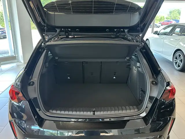 BMW 1 Series view 9