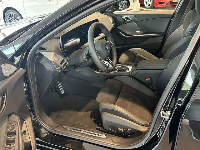 BMW 1 Series view 4