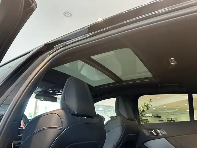 BMW 1 Series view 6