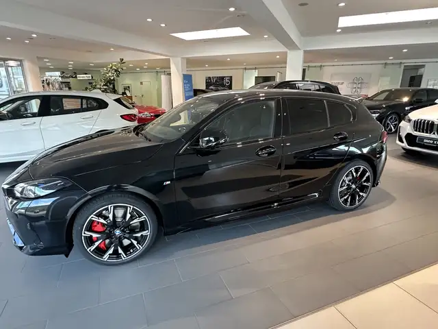 BMW 1 Series view 2