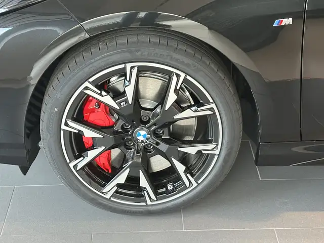 BMW 1 Series view 3