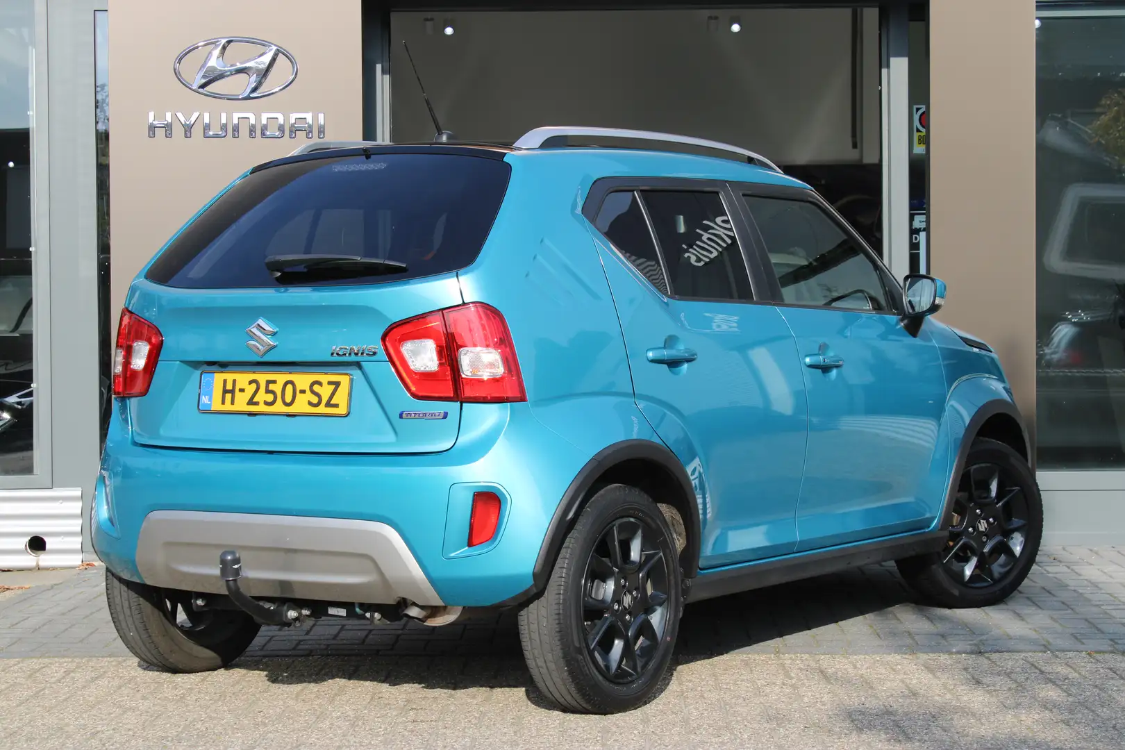 Suzuki Ignis 1.2 Smart Hybrid Style | Trekhaak | Navigatie | St Bleu - 2