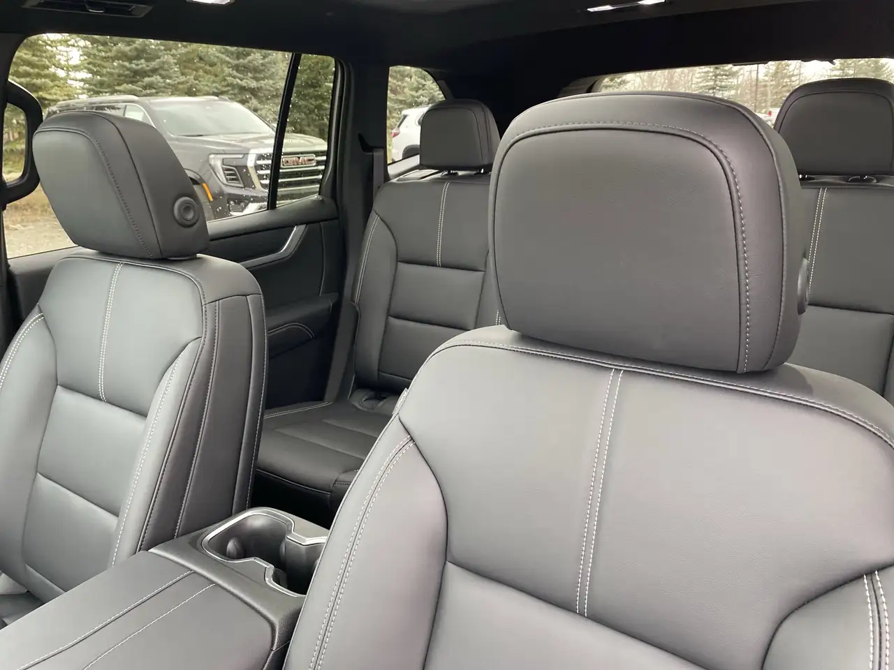 GMC Acadia снимка GMC Acadia