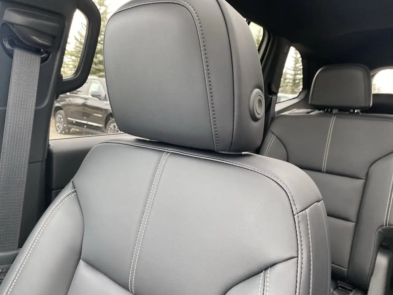 GMC Acadia снимка GMC Acadia