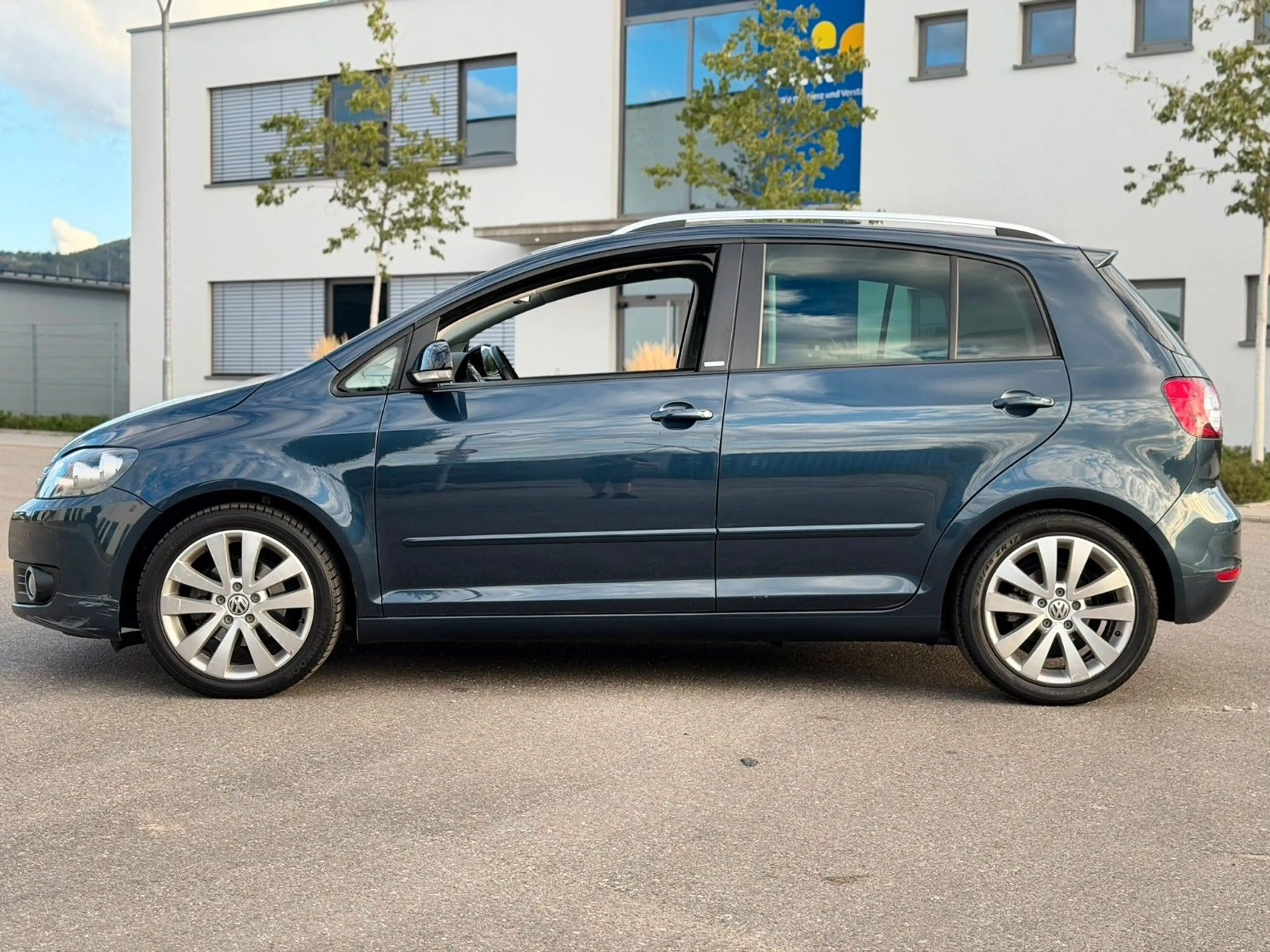 Volkswagen Golf Plus VI Style 1.2TSI PDC SHZ Schiebedach — photo 7