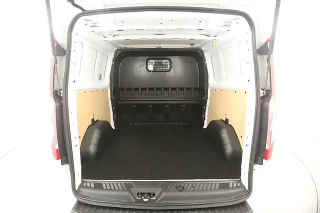 Ford Transit Custom view 4
