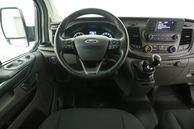Ford Transit Custom view 2