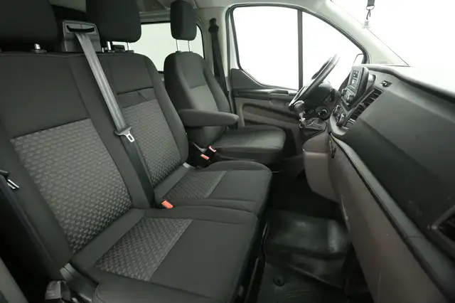 Ford Transit Custom view 11