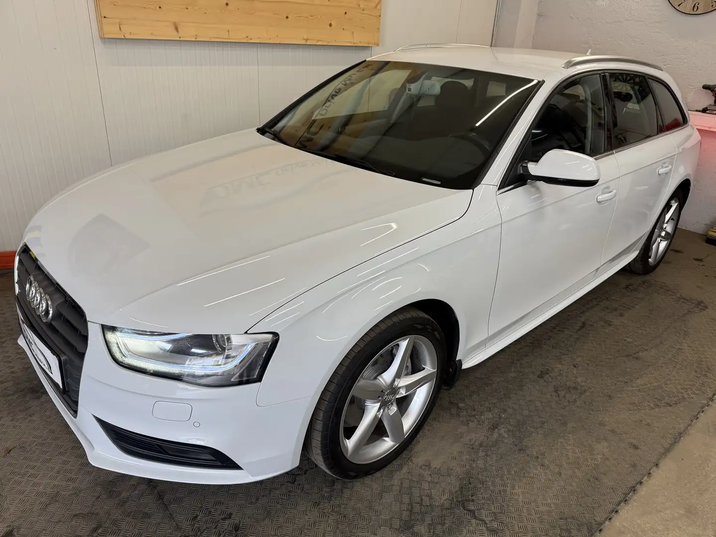 Audi A4 A4 Avant 2,0 TDI quattro Sport DPF S-tronic Sport Weiß - 1