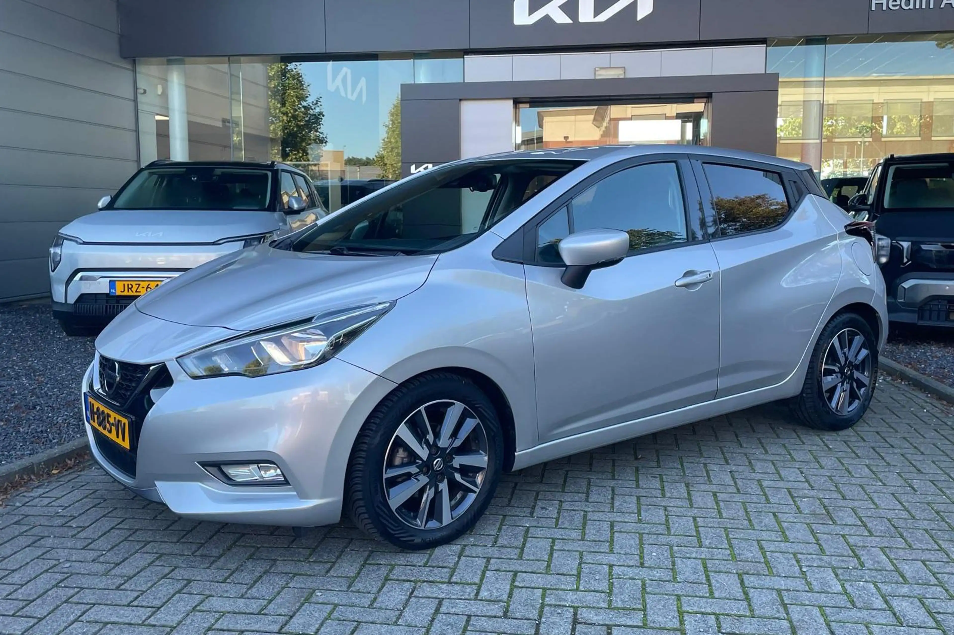 Nissan Micra 1.0 IG-T Tekna — photo 2
