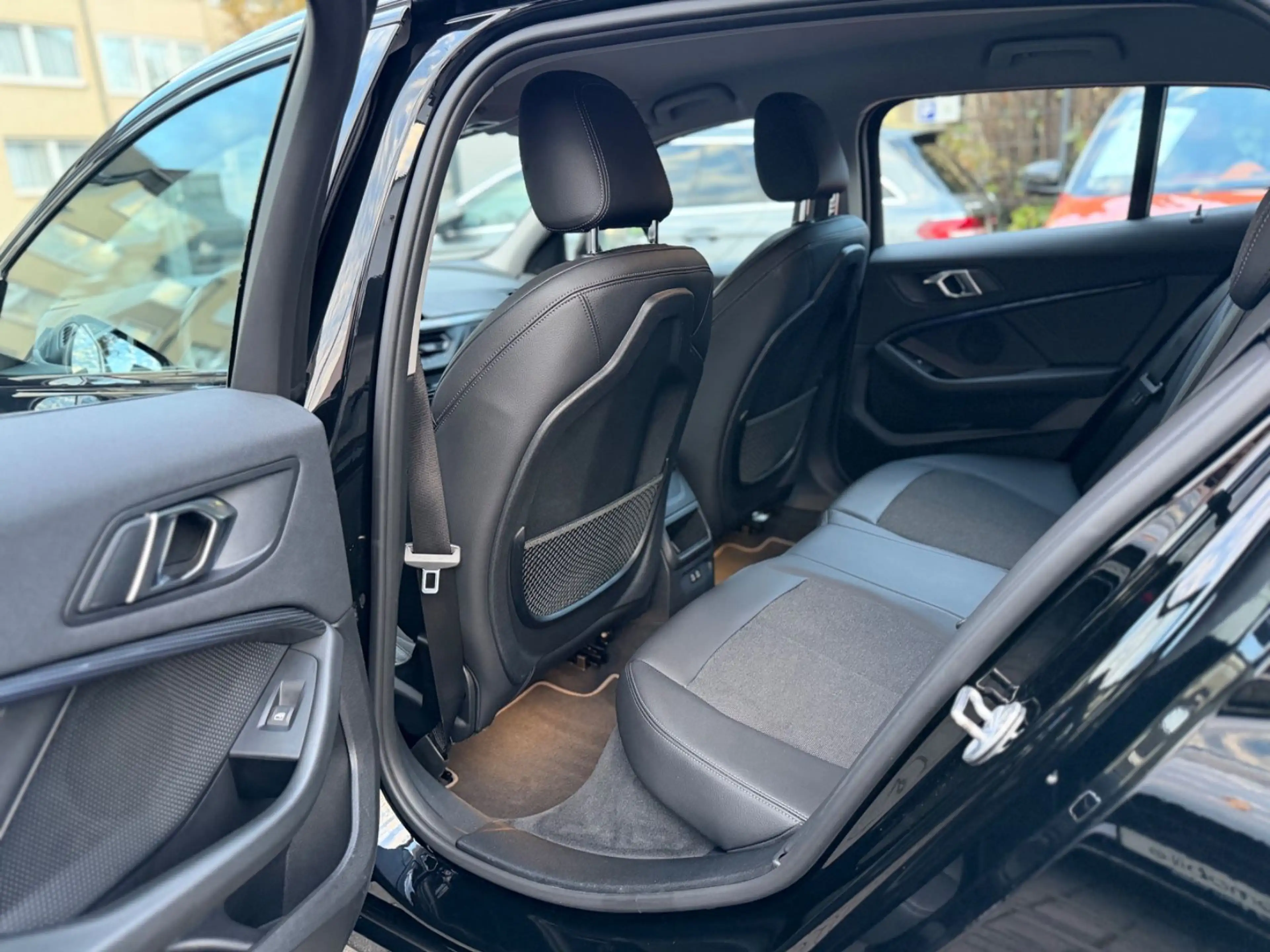 BMW 118 d M Sport Line Limousine*NAVI*TEMPO*HUD*LED — photo 19