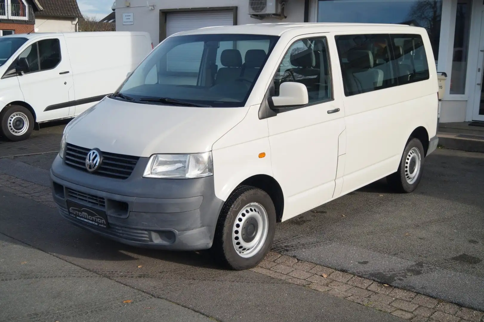 Volkswagen T5 Kombi *9-Sitzer*Klima*1.Hand*Zahnriemen neu* Grau - 1