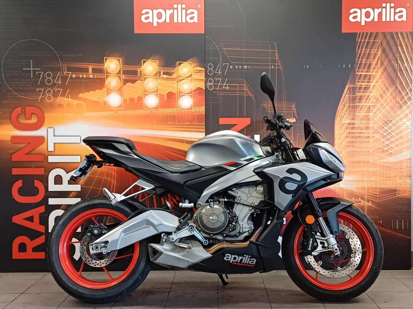 Aprilia Tuono Grijs - 2