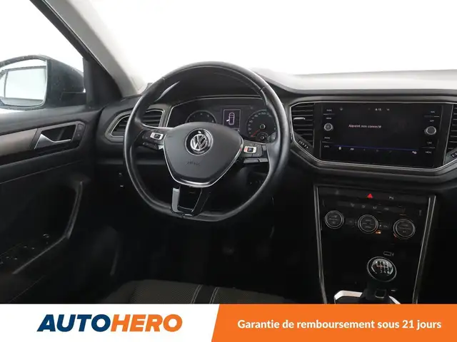 Volkswagen T-Roc view 13