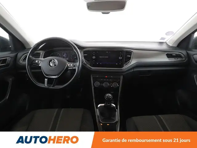 Volkswagen T-Roc view 12