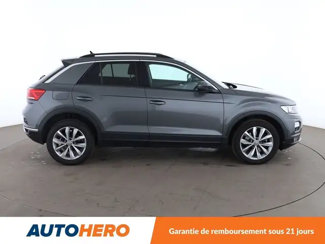 Volkswagen T-Roc view 7
