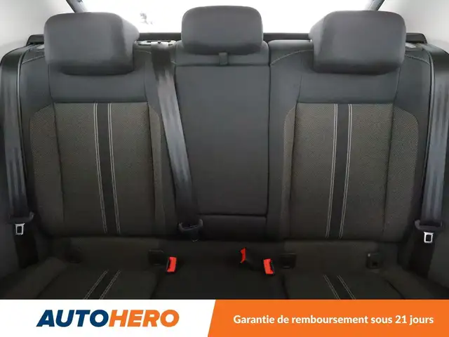 Volkswagen T-Roc view 15