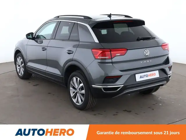 Volkswagen T-Roc view 4