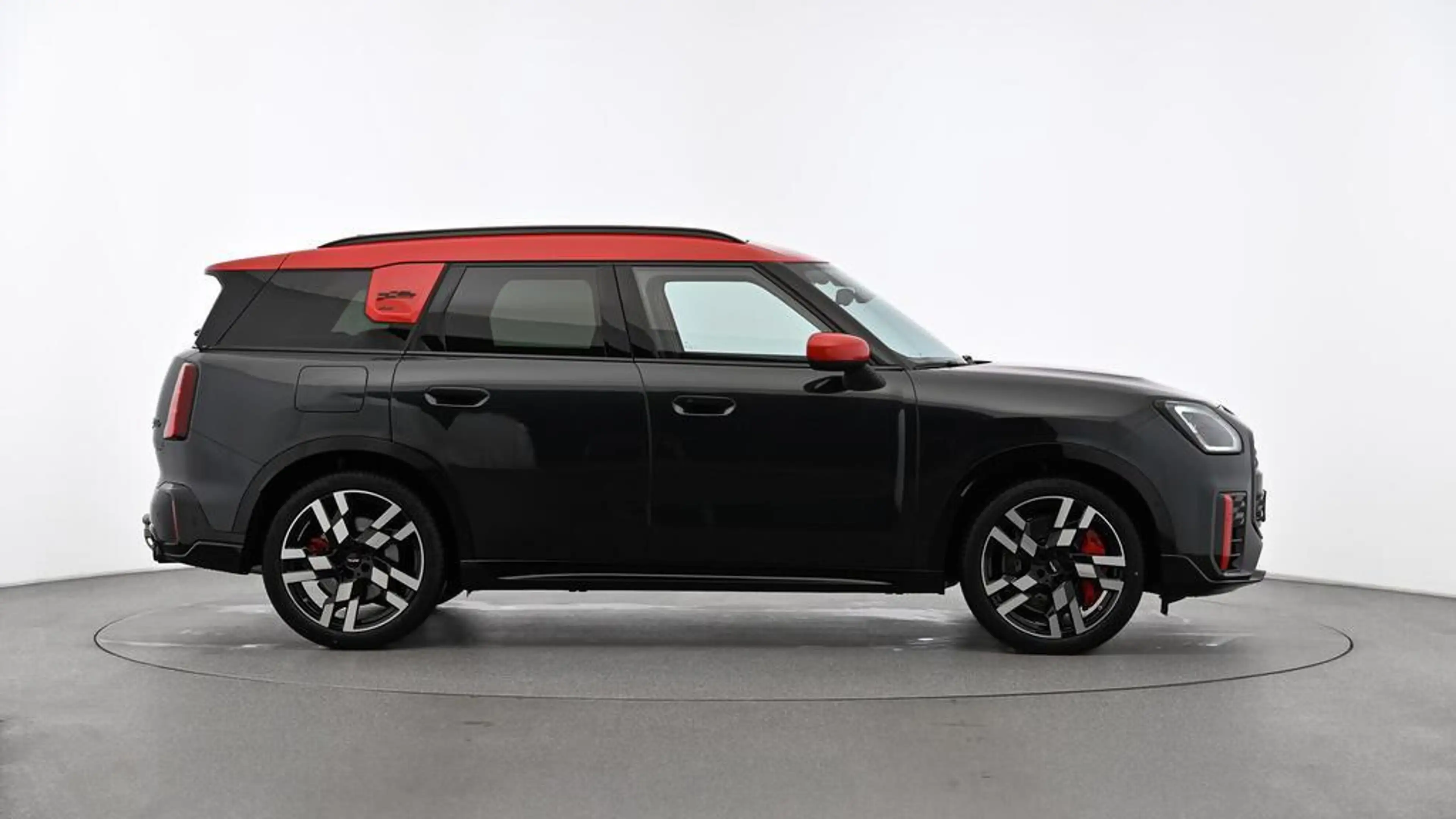 MINI JCW Countryman All4 John Cooper Works Trim — photo 2