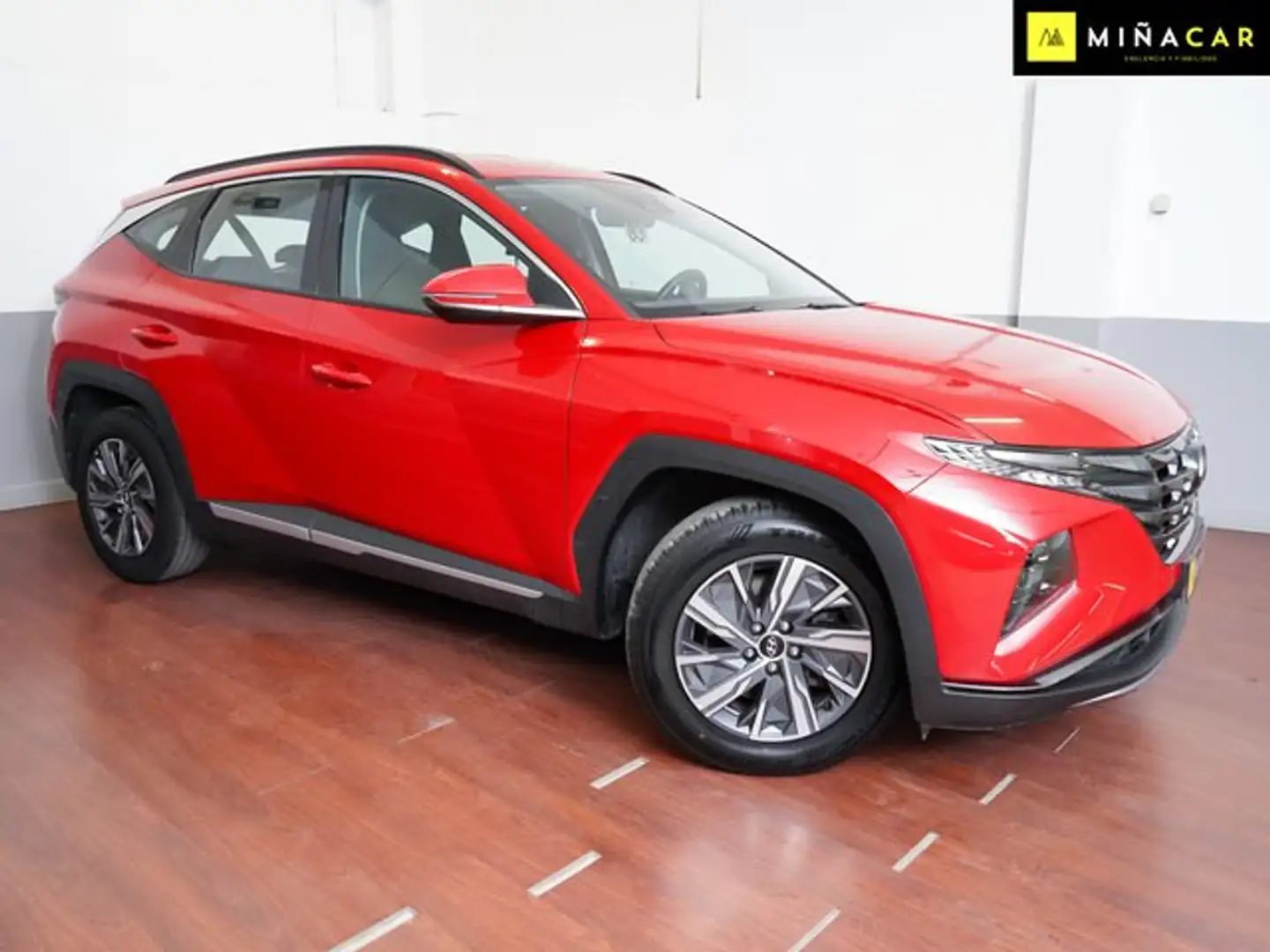 Hyundai TUCSON 1.6 TGDI Maxx Silver 4x2 Rojo - 2