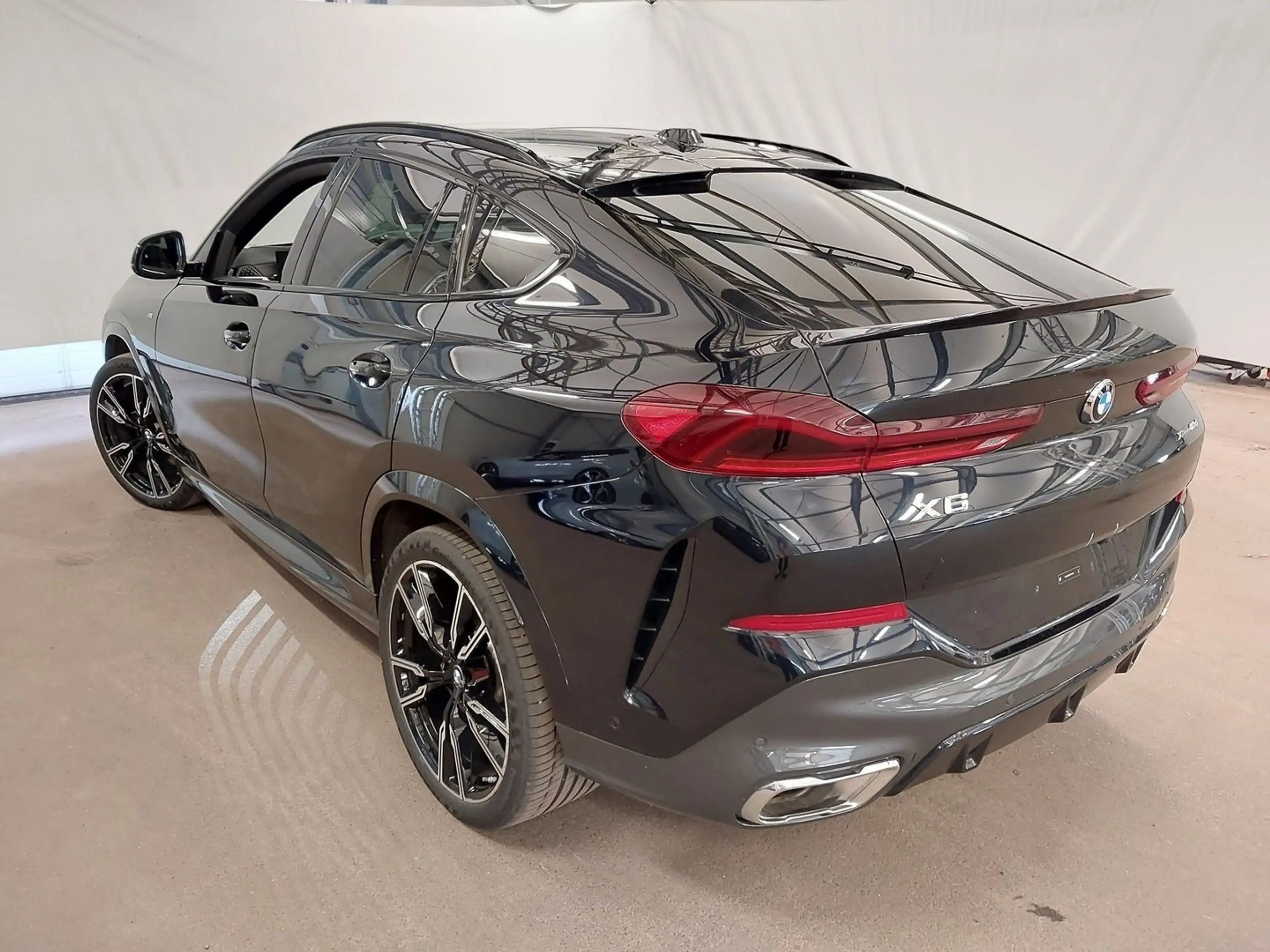 BMW X6 xDrive40d M SPORTPAKET+22"ALU+ICONIC GLOW+AHK — photo 5