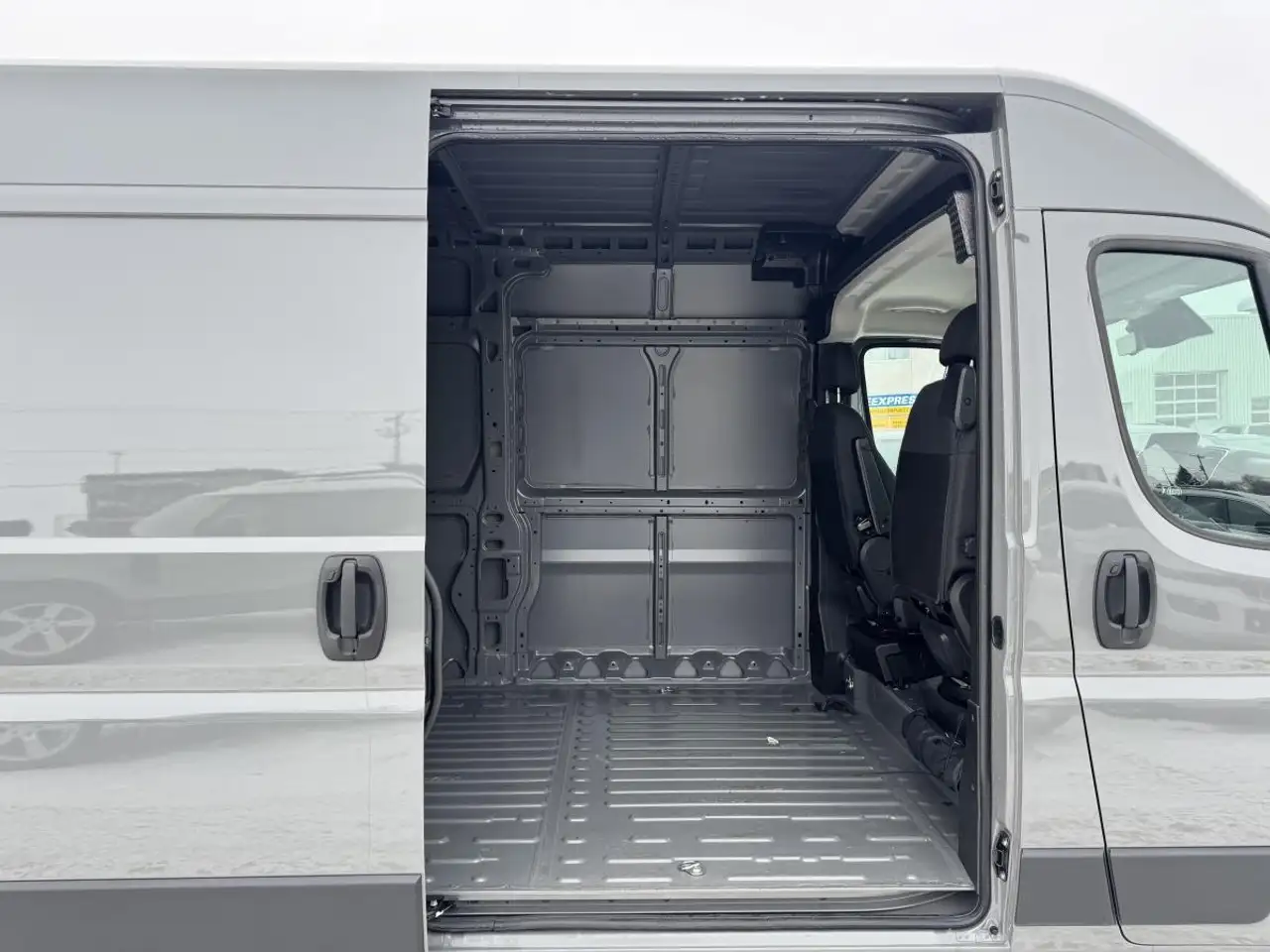 RAM ProMaster 3500 снимка RAM ProMaster 3500