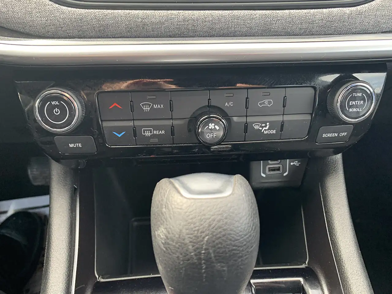 Jeep Compass photo Jeep Compass