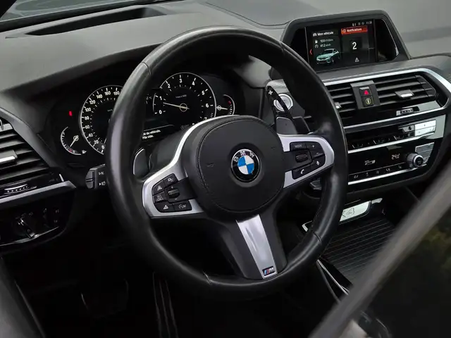 BMW X4 view 14
