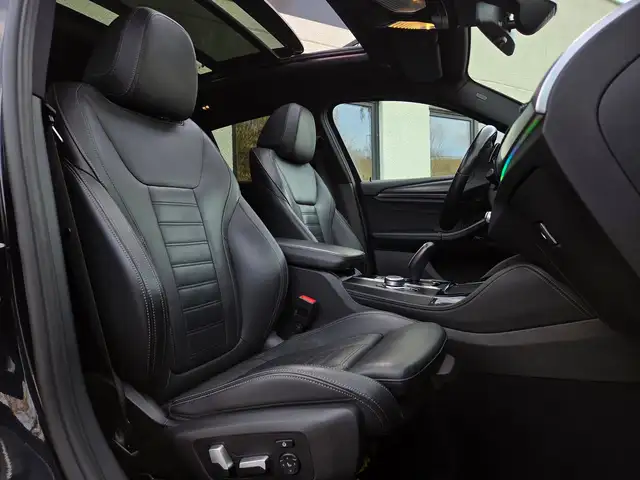 BMW X4 view 8