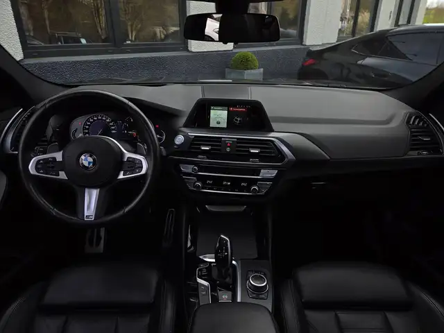 BMW X4 view 15
