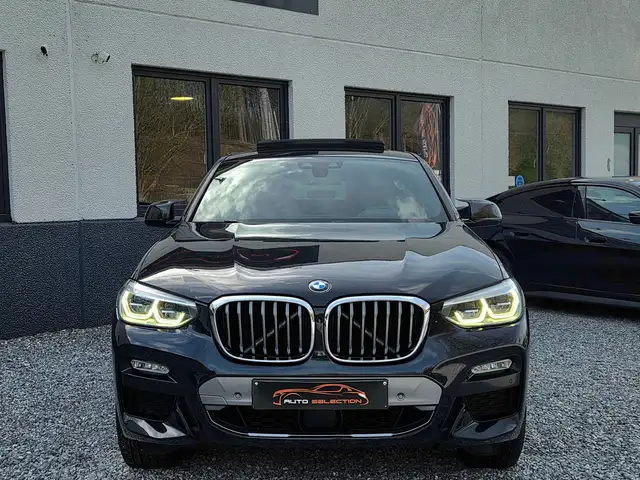 BMW X4 view 3