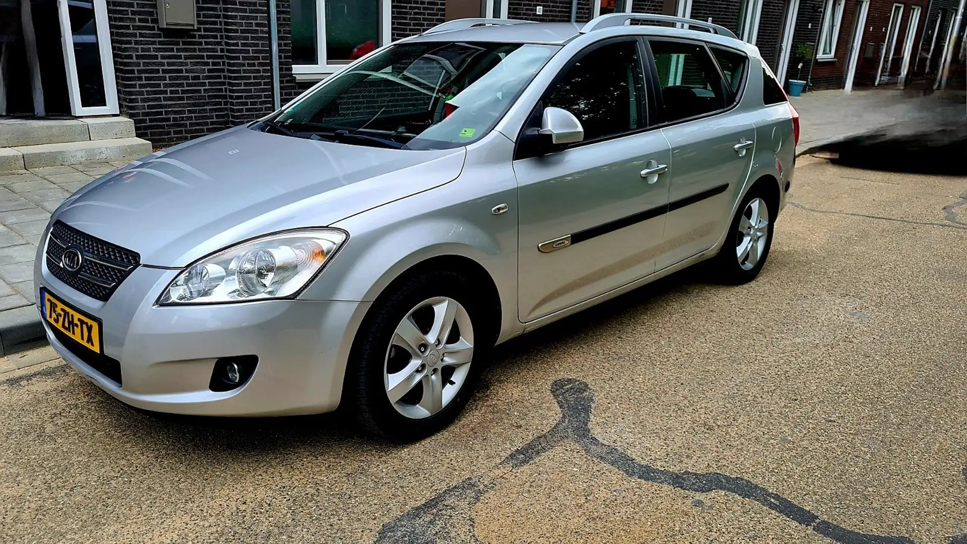 Kia Ceed SW / cee'd SW 2.0 CVVT TX Zilver - 1