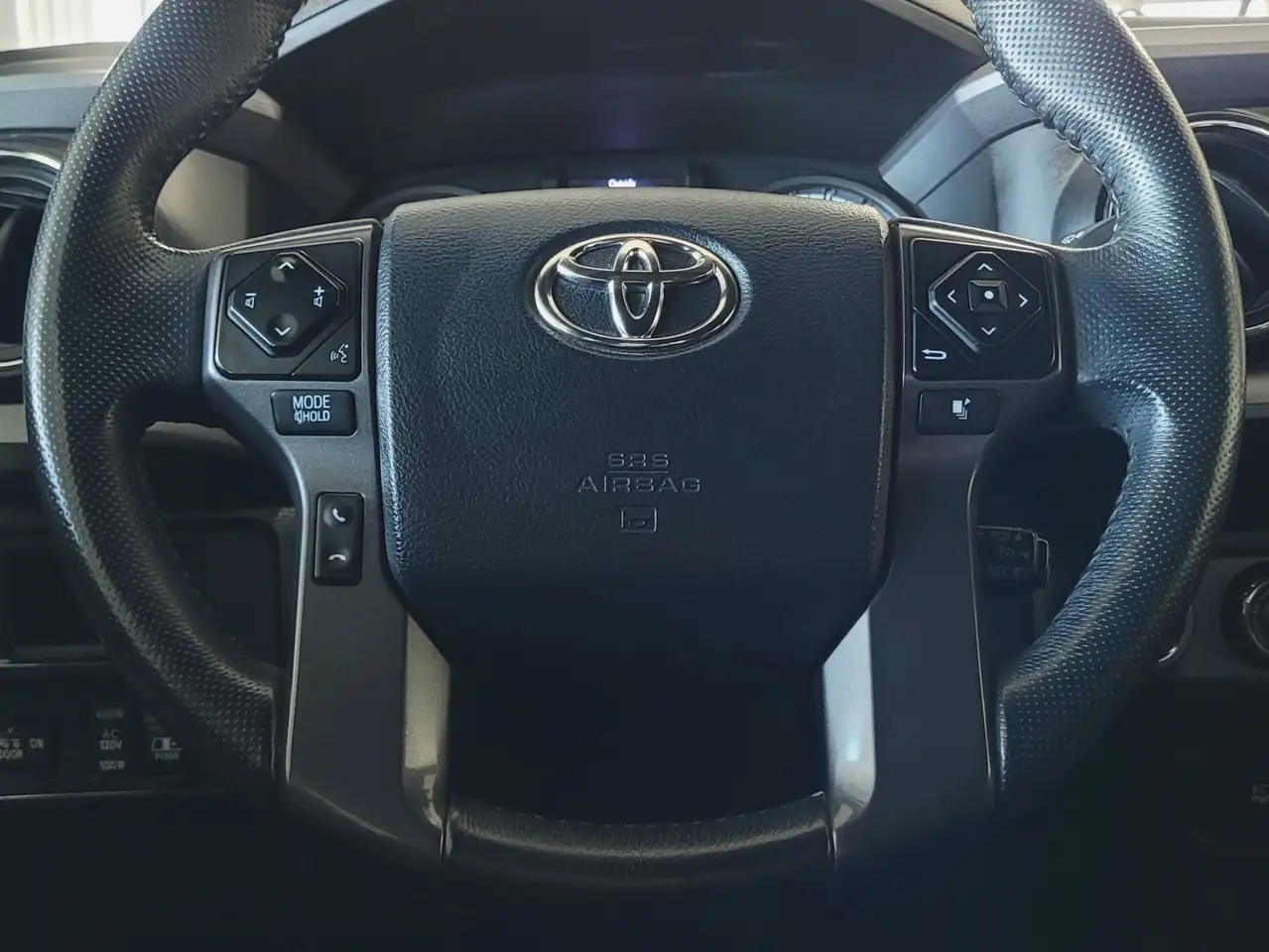 Toyota Tacoma снимка Toyota Tacoma