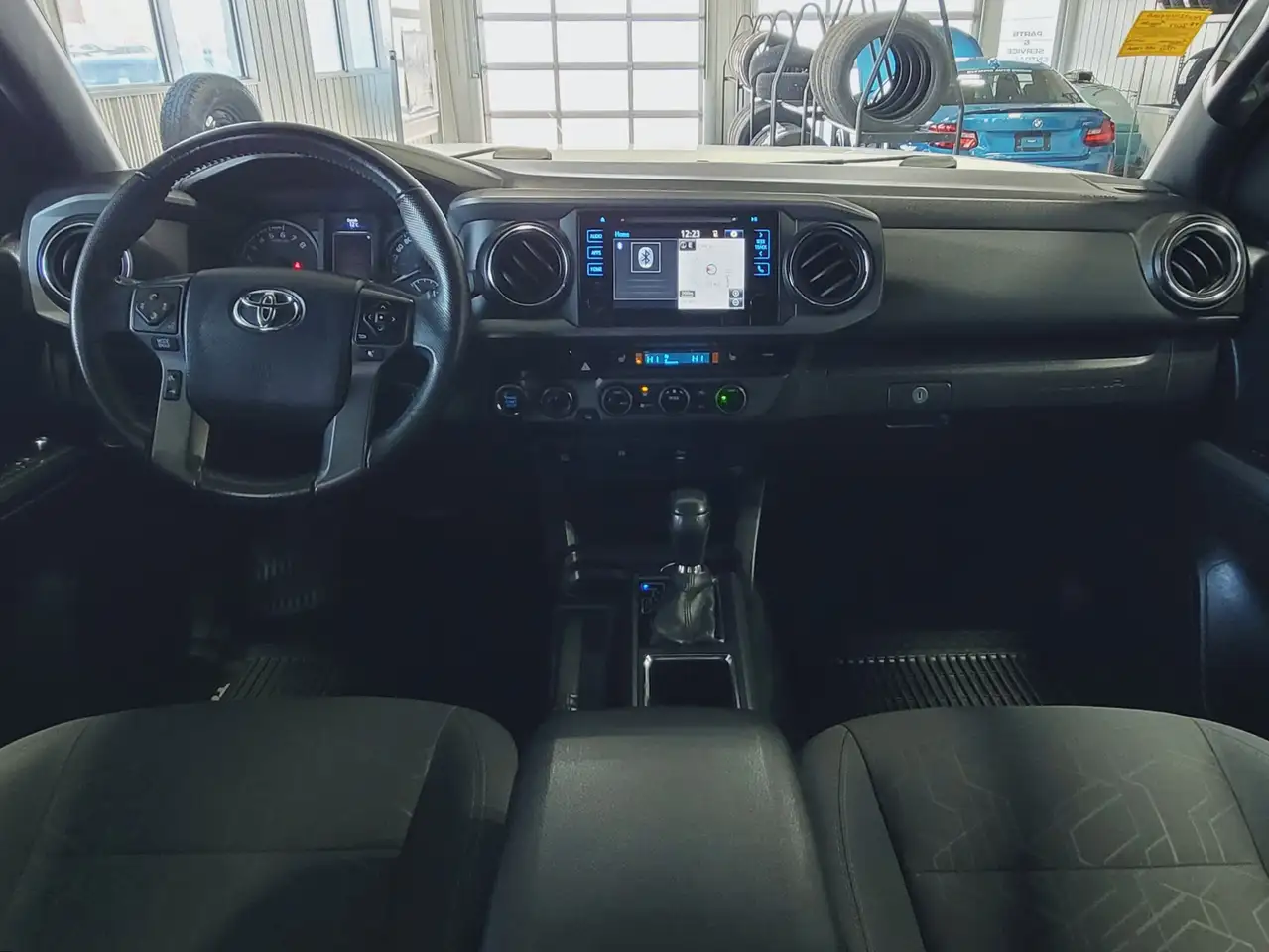 Toyota Tacoma снимка Toyota Tacoma
