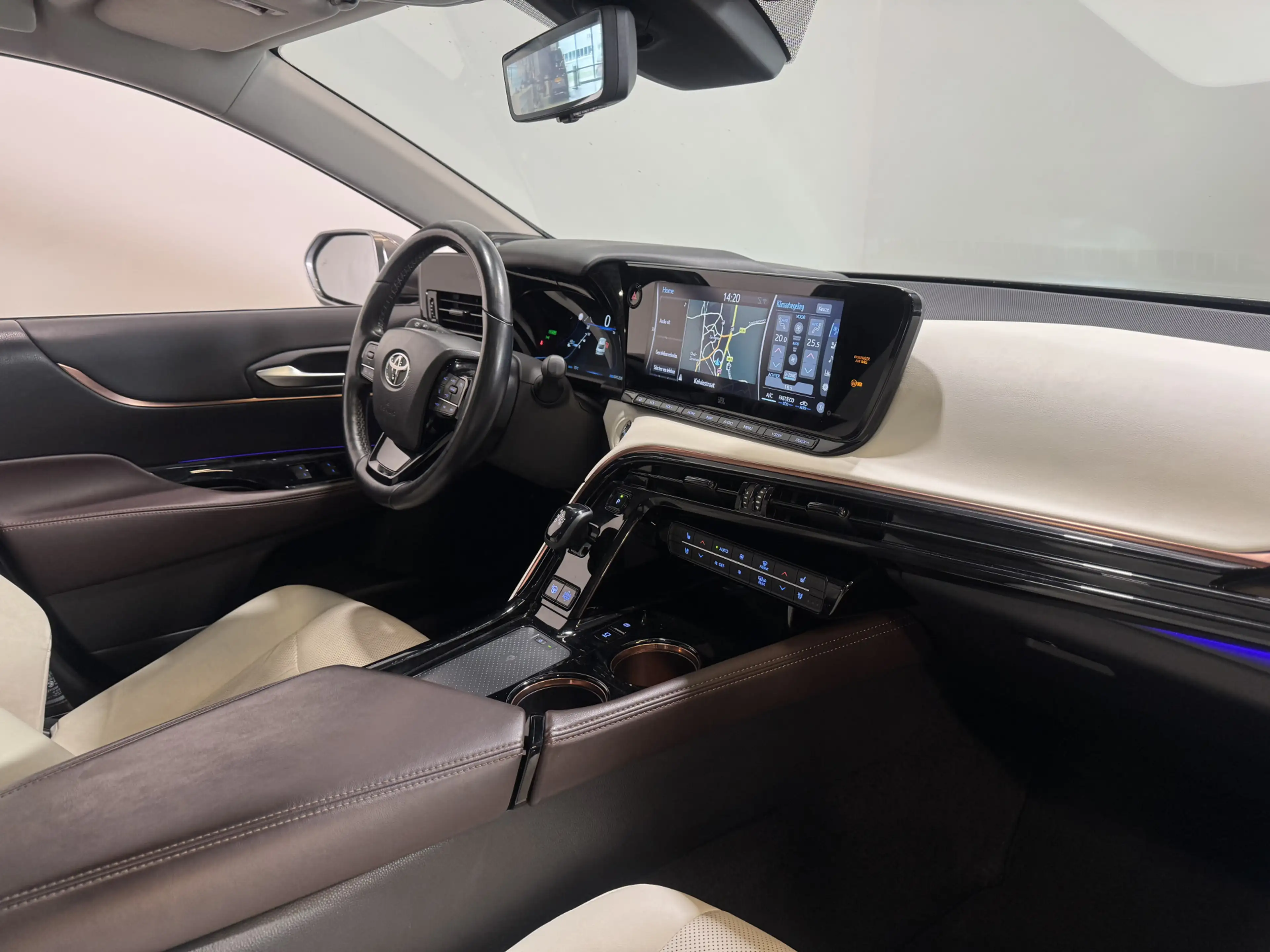 Toyota Mirai Prestige gereserveerd Sep — photo 11
