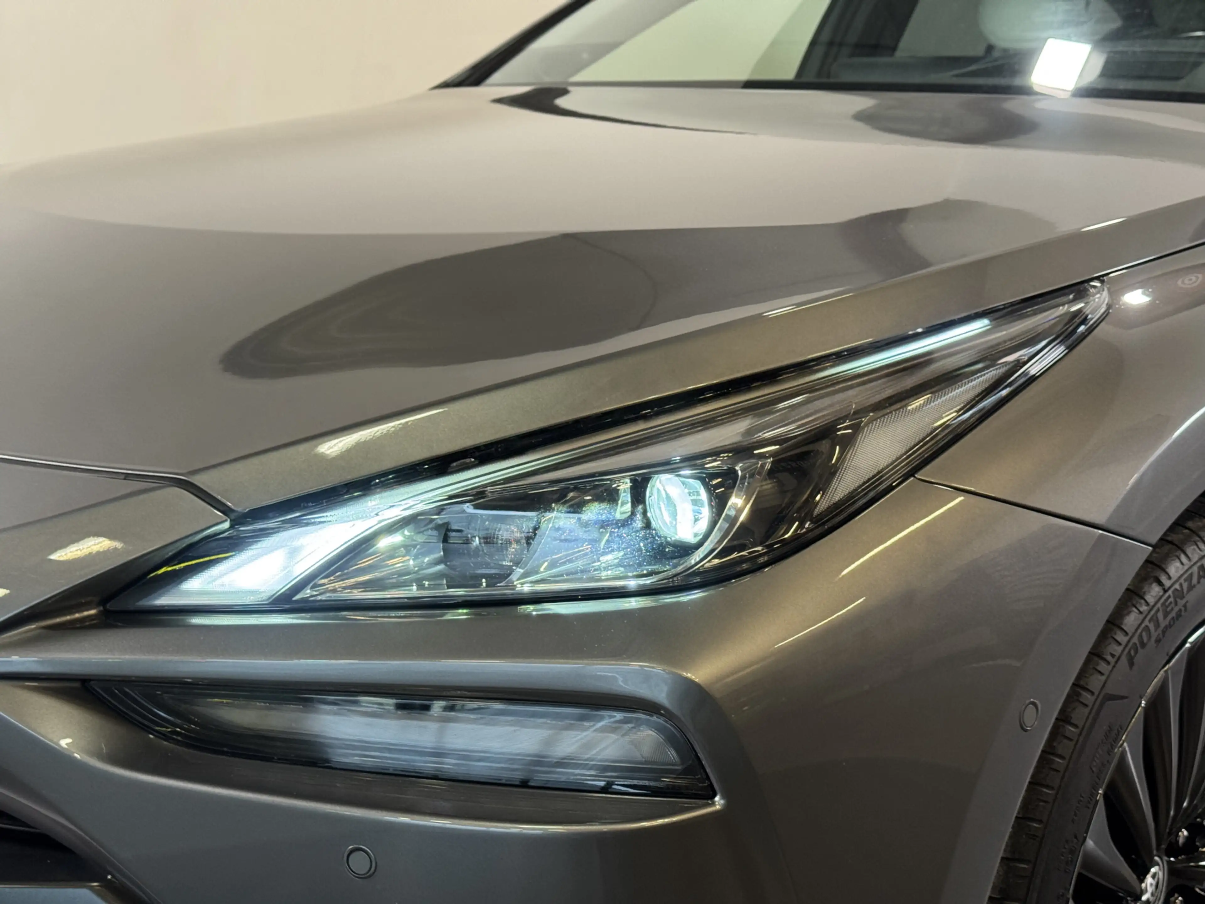 Toyota Mirai Prestige gereserveerd Sep — photo 6